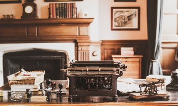 Selective Focus Photo Of An Old Typewriter