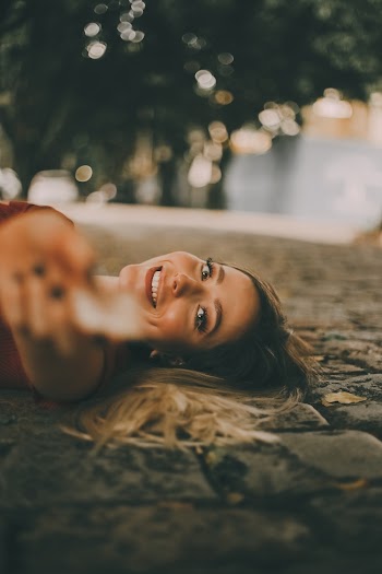Selective Focus Photography of a Woman