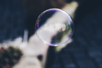 Selective Focus Photography of Bubble