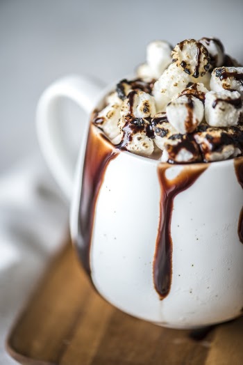 Selective Focus Photography Of Drink