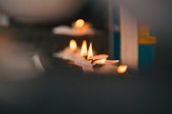 Selective Focus Photography of Lighted Tealights