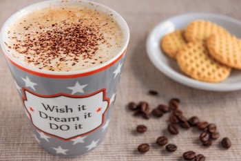 Selective Focus Photography of Mug Filled With Coffee