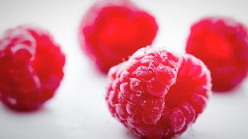 Selective Focus Photography of Rapsberries
