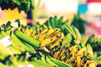 Selective Focus Photography of Ripe Bananas