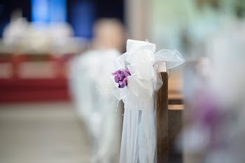 Selective Focus Photography of White Wreath