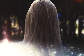 Selective Focus Photography of Woman's Hair