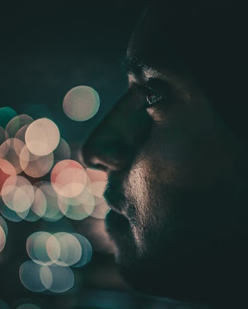 Selective Focus Side View Close-up Photo of Man's Face