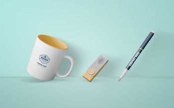 Set of merchandising products with company logo Free Psd