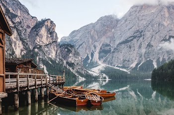 Several boats near a boathouse | Free Photo - rawpixel