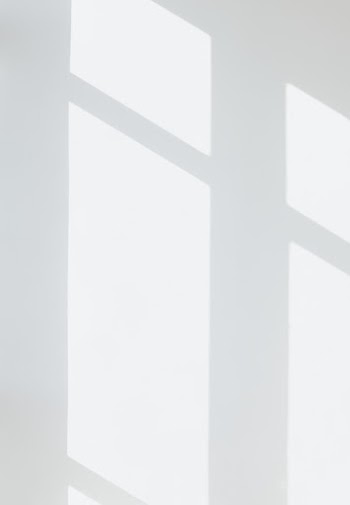 Shadow of a window on a white wall Free Psd