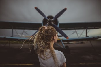Shadows of the wings.
Model - www.instagram.com/catsantiya