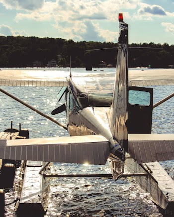 Shallow Focus Photo Of Airplane