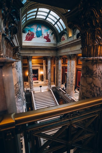 Shallow Focus Photo of Stairs