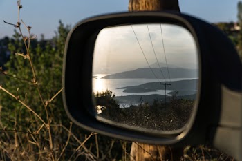 Shallow Focus Photography of Car Wing Mirror