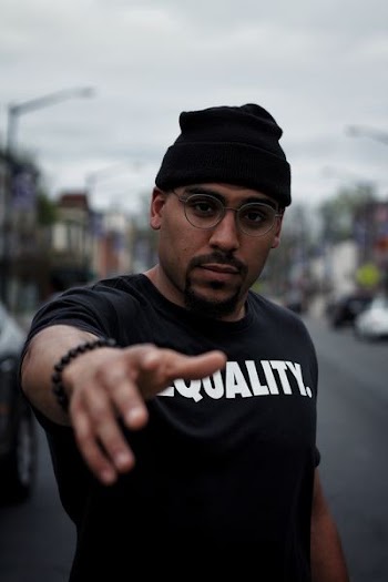 shallow focus photography of man pointing on camera