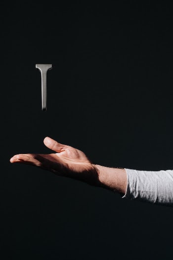 Shaving with a single blade safety razor takes a little more time in the morning, but it’s worth it. It’s a ritual that wakes you and calms you all at the same time. I created this razor to be an inspiring beginning to any day. Find out more about it at https://getsupply.com.