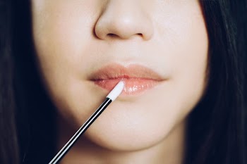Shiny Lipgloss On Lips