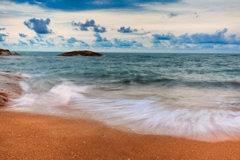 Shoreline and Ocean Waves