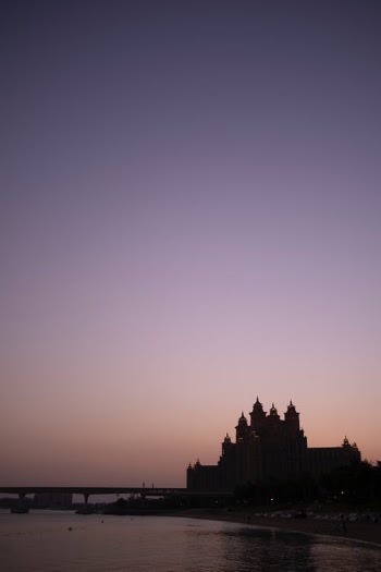 Silhouette of Building during Sunset · Free Stock Photo