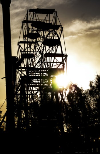 Silhouette of Ferris Wheel During Dusk