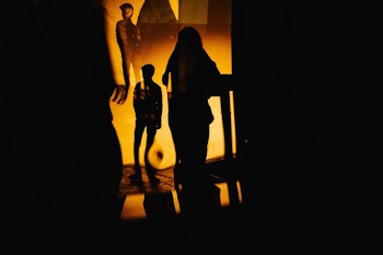 silhouette of man and woman illustration