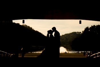 Silhouette of Man and Woman Kissing