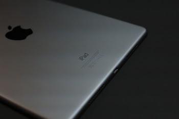 Silver Apple Ipad