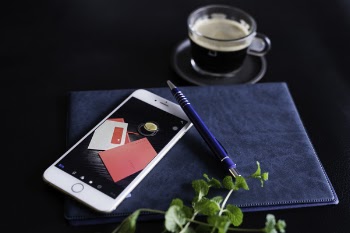Silver Iphone 6 With Blue Click-pen