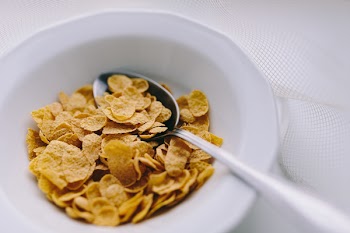 Simple bowl of cereals 