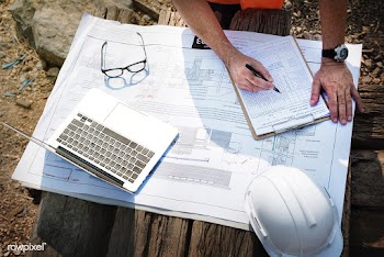 Site engineer on a construction site | Free stock photo - 83777
