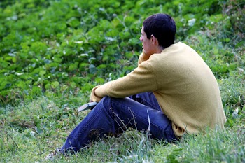 Sitting_on_the_grassEF_5024.jpg