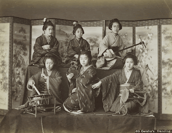 six young women wearing traditional | Free Photo - rawpixel