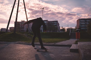 Skateboarder 2