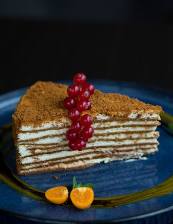 Sliced Graham Cake