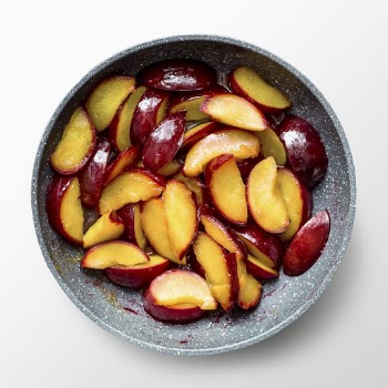 Sliced plums in bowl, fruit | Free Photo - rawpixel