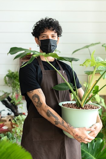 Small business owner in the new normal | Free stock photo | High Resolution image