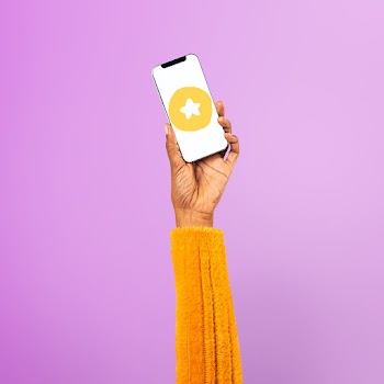 Smartphone screen hand with social media star… | Free stock photo | High Resolution image