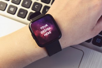 Smartwatch display mockup Free Psd