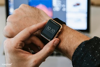 Smartwatch mockup | Free stock psd mockup - 561056
