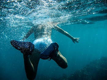 Snorkeling in sea. Free public | Free Photo - rawpixel