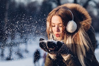 Snow in mittens