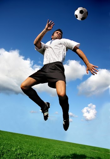 soccer player in acrobatic