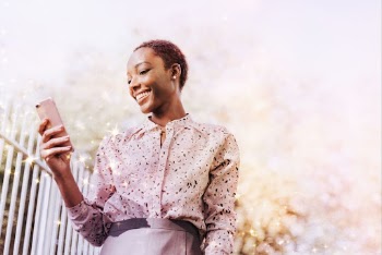 Social media background, woman texting | Free Photo - rawpixel