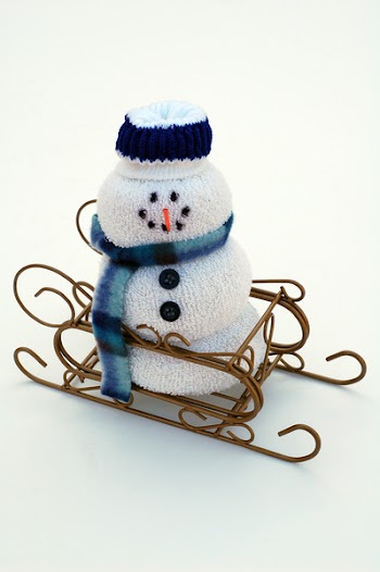 Sock_Snowman_in_Sleigh.jpg