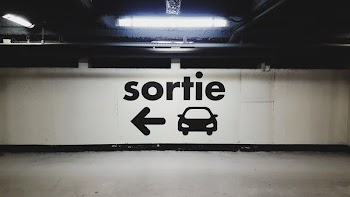 Sortie signage