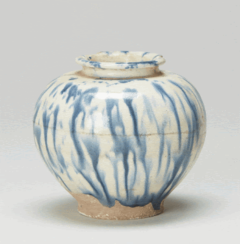 Spherical; white earthenware ground with dark | Free Photo - rawpixel