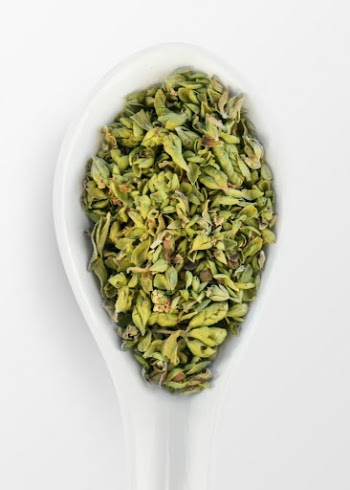 Spoon with green herbs psd | Free PSD - rawpixel