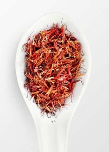 Spoon with red herbs psd | Free PSD - rawpixel