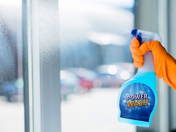 Spray bottle mockup Free Psd