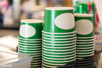 Stack of disposable cup container | Free stock photo - 555911